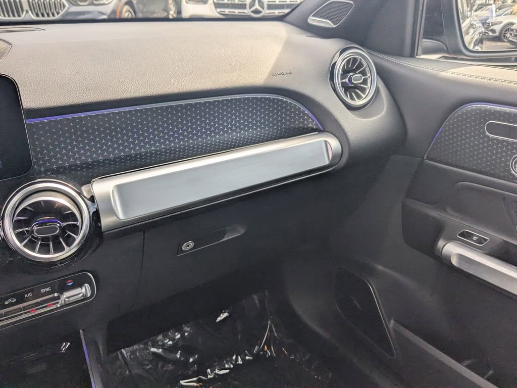 Used 2024 Mercedes-Benz GLB 250 4MATIC image 4