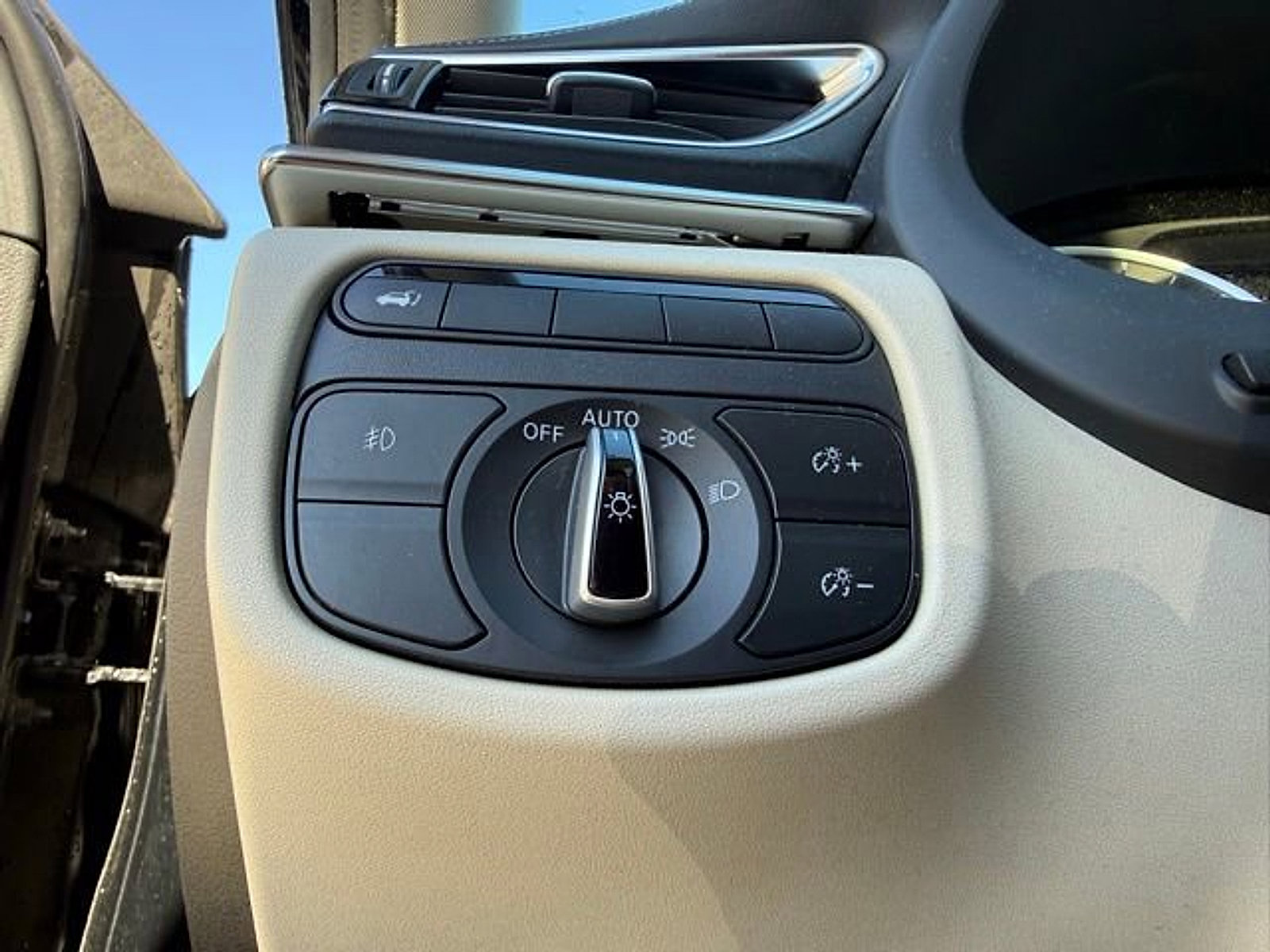 Used 2019 INFINITI QX50 Luxe w/ Navigation Package image 22