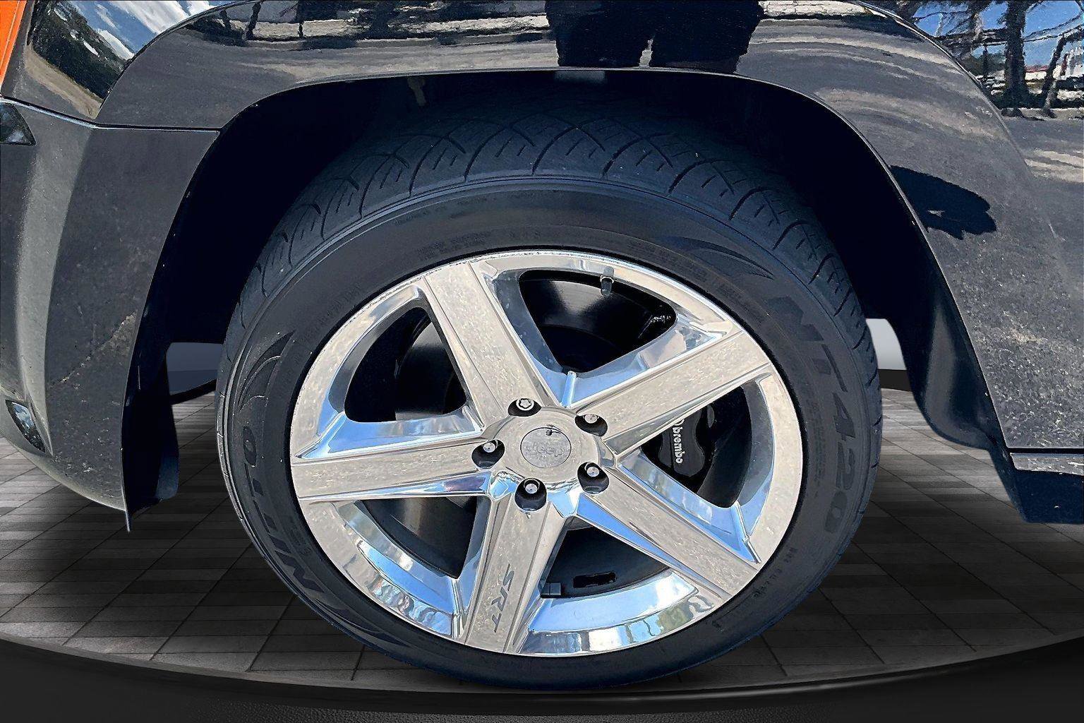Used 2006 Jeep Grand Cherokee SRT8 w/ SRT Option Group I AWD/4WD image 34