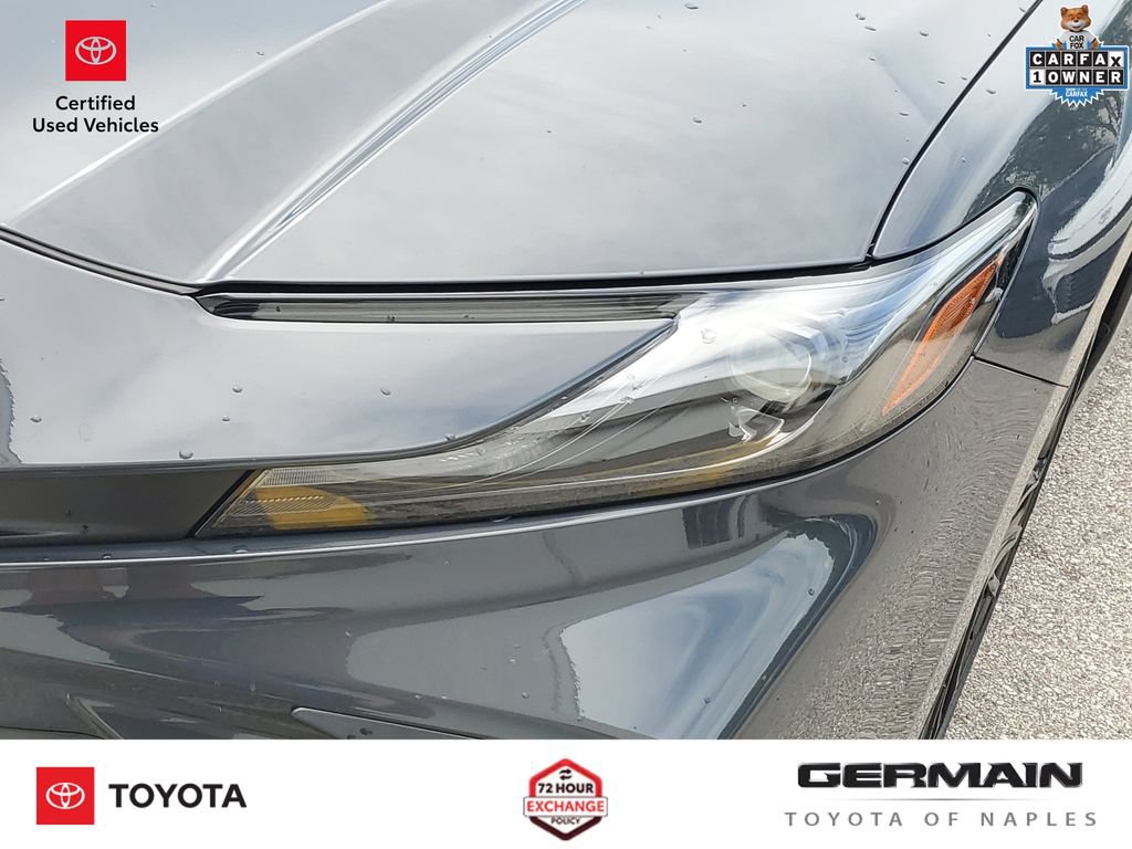 Used 2025 Toyota Camry SE w/ Convenience Package FWD image 16