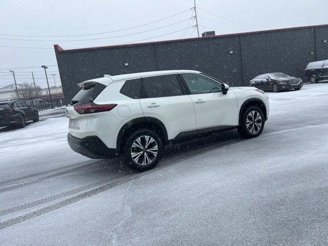 Used 2023 Nissan Rogue SV image 6