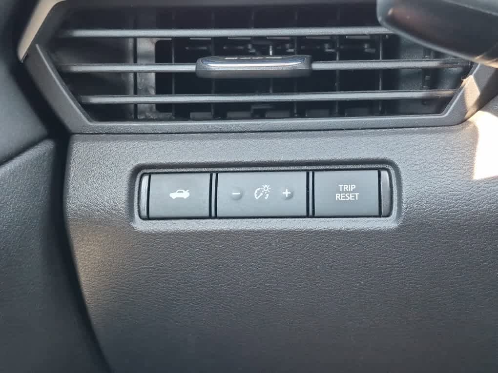 Used 2024 Nissan Altima 2.5 SV FWD image 17