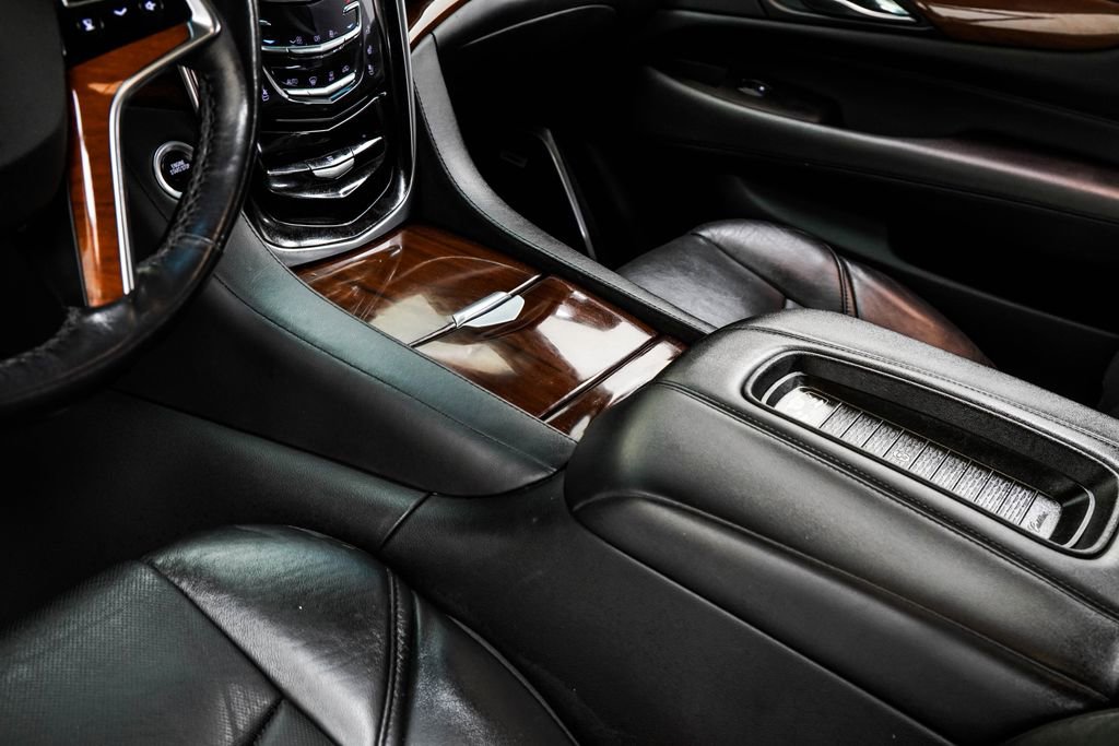 Used 2020 Cadillac Escalade Luxury image 21