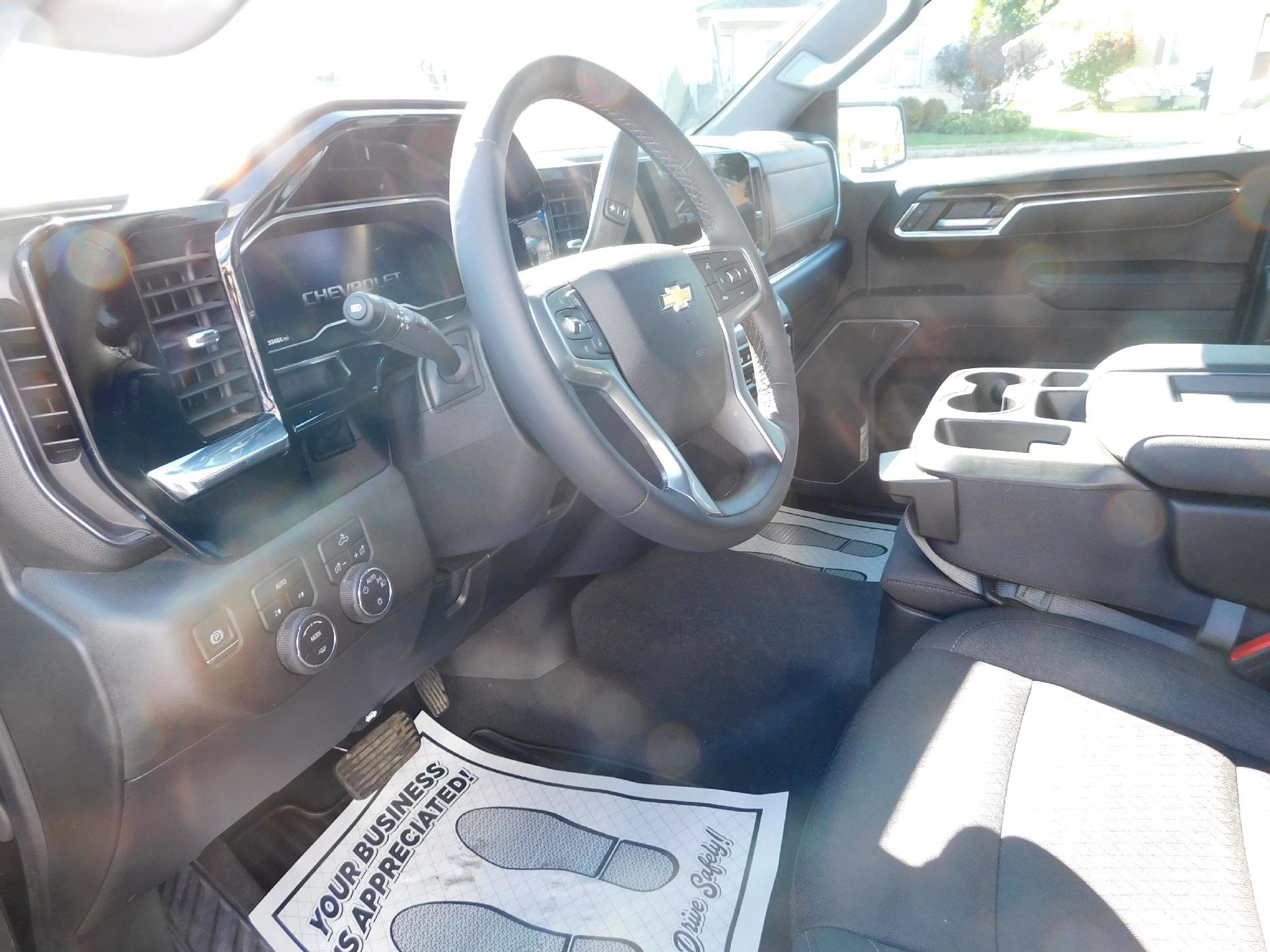 Used 2024 Chevrolet Silverado 1500 LT image 26