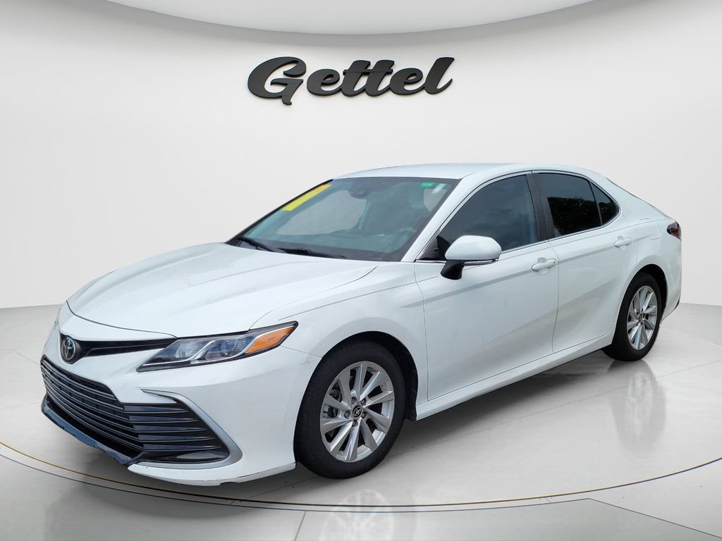 Used 2021 Toyota Camry LE w/ Convenience Package FWD image 1