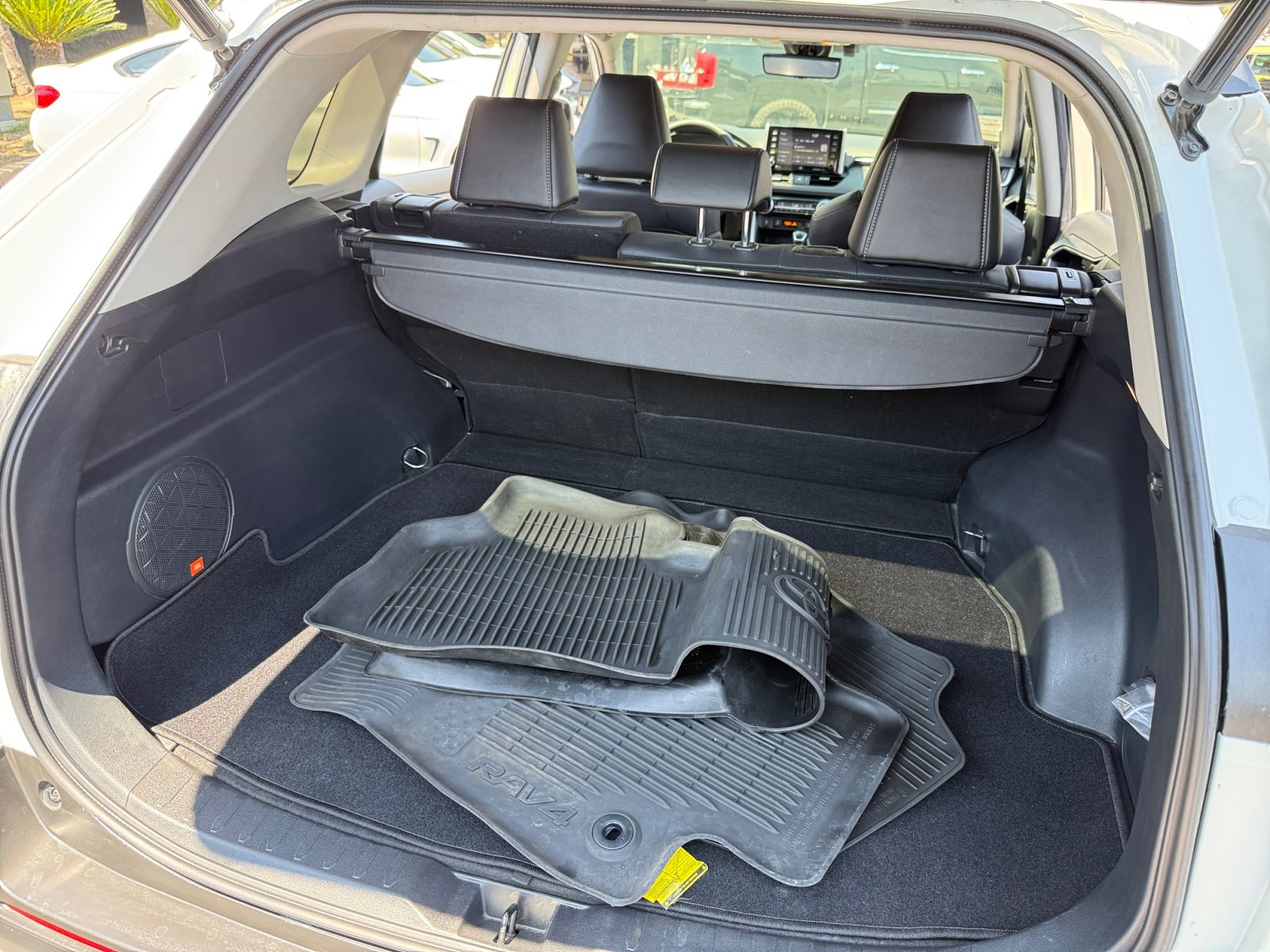 Used 2021 Toyota RAV4 XLE Premium image 20