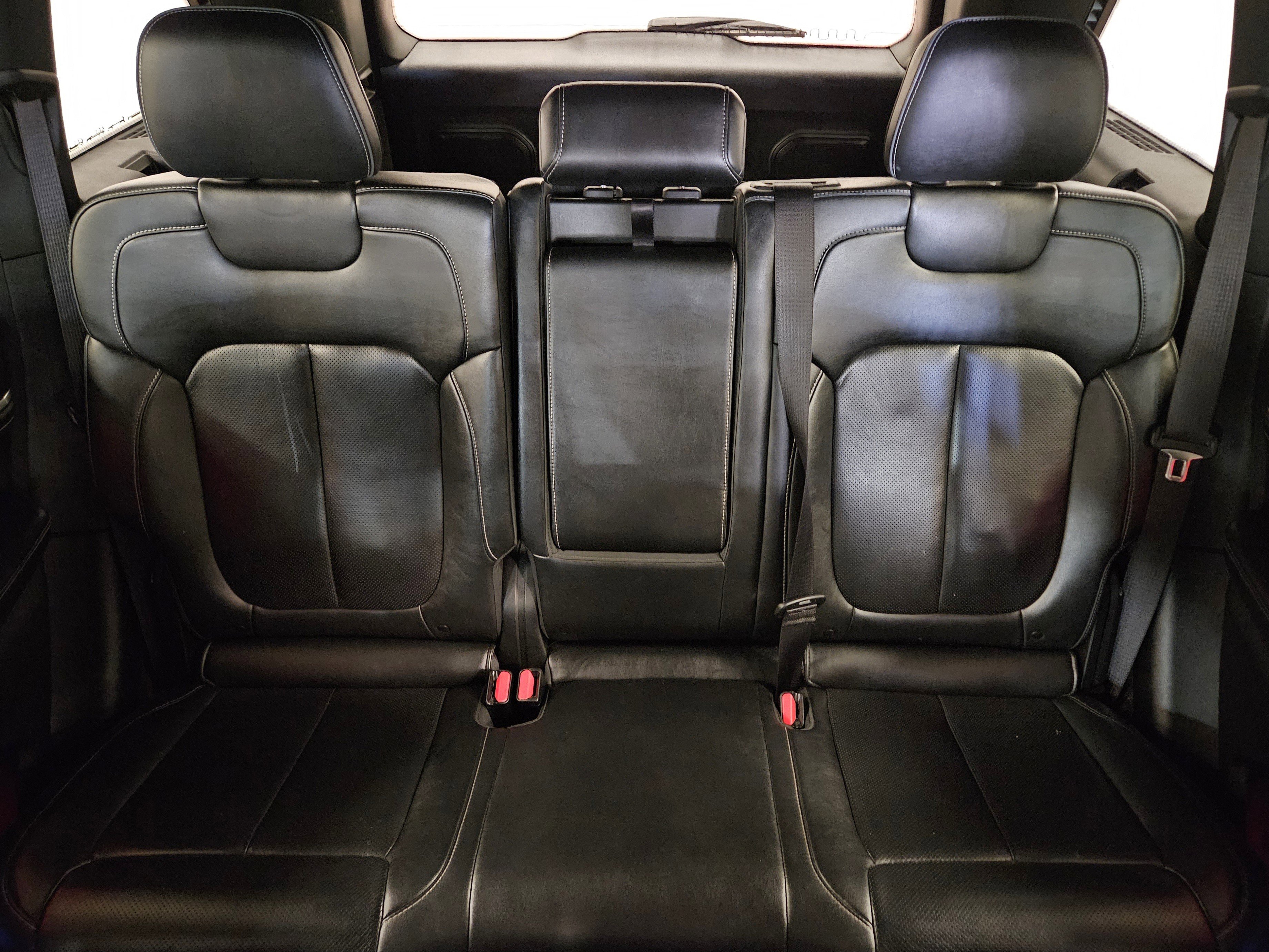 Used 2022 Jeep Grand Cherokee Overland w/ Luxury Tech Group IV image 36