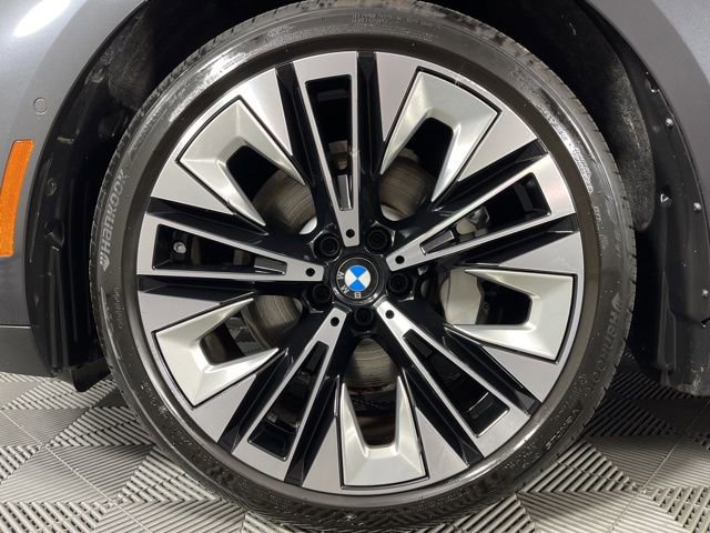 Used 2024 BMW 530i w/ Premium Package image 12