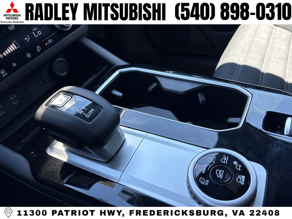 New 2026 Mitsubishi Outlander AWD image 11
