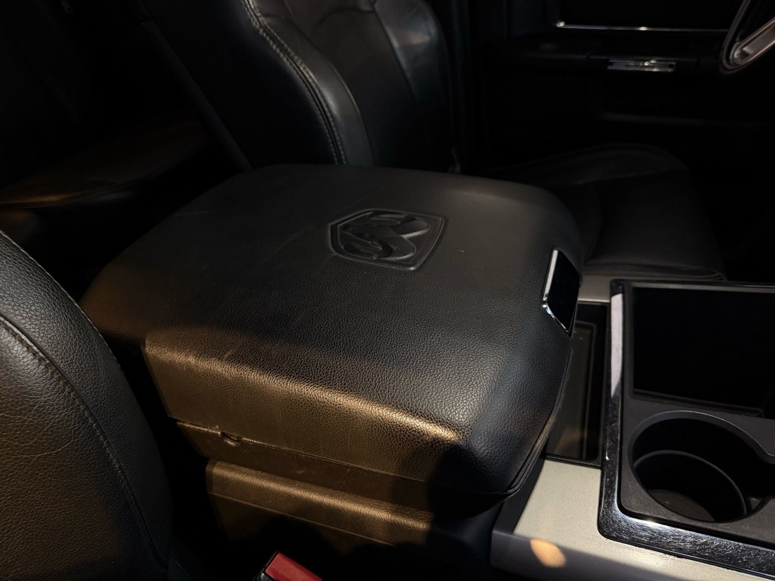 Used 2014 RAM 3500 Laramie image 29