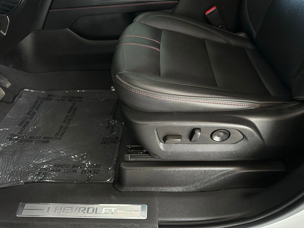 Used 2022 Chevrolet Suburban RST image 13