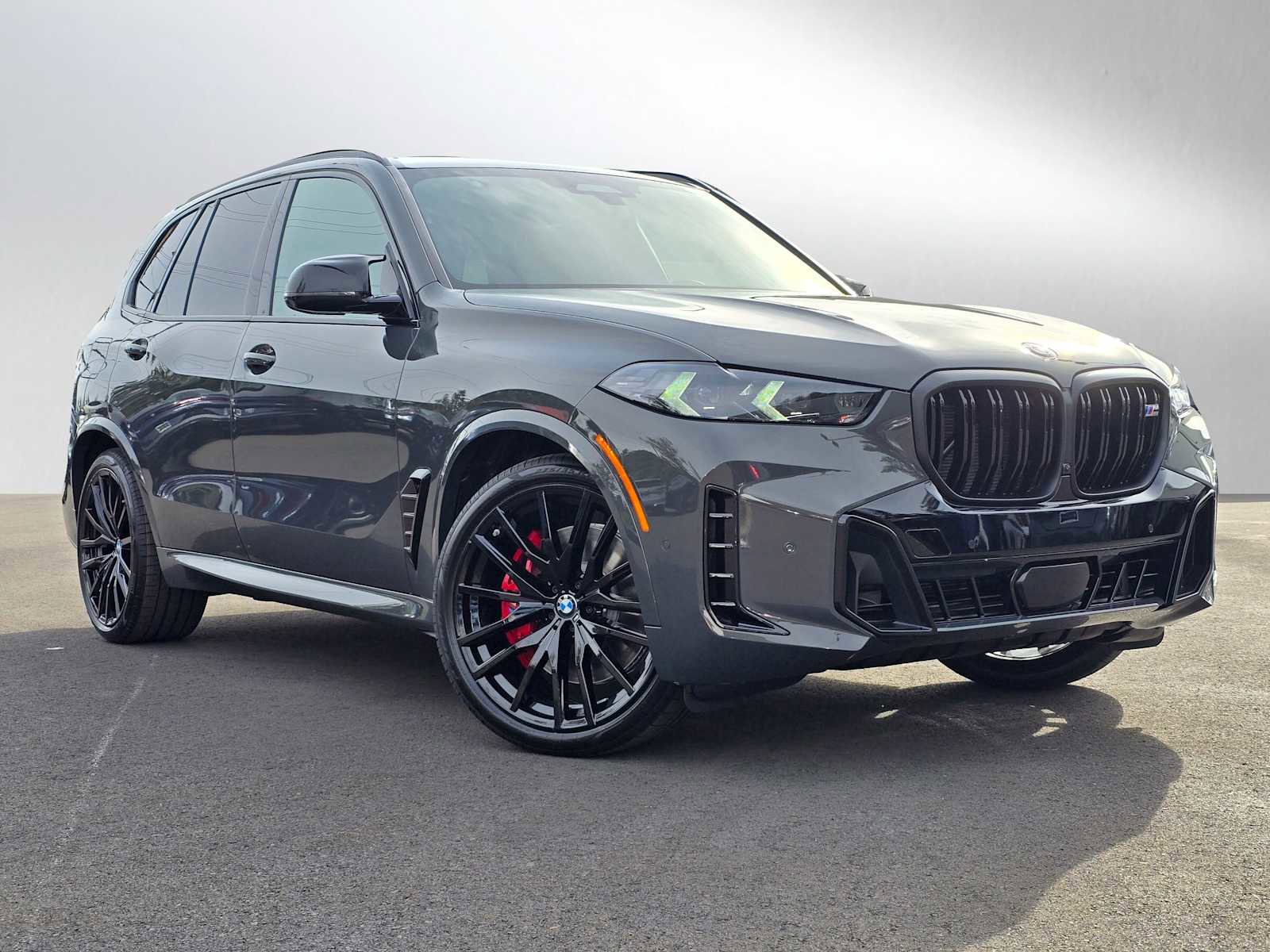 New 2026 BMW X5 M60i image 1
