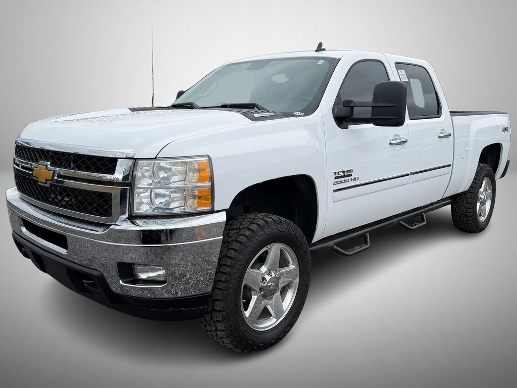 Used 2014 Chevrolet Silverado 2500 LT w/ Texas Edition image 2