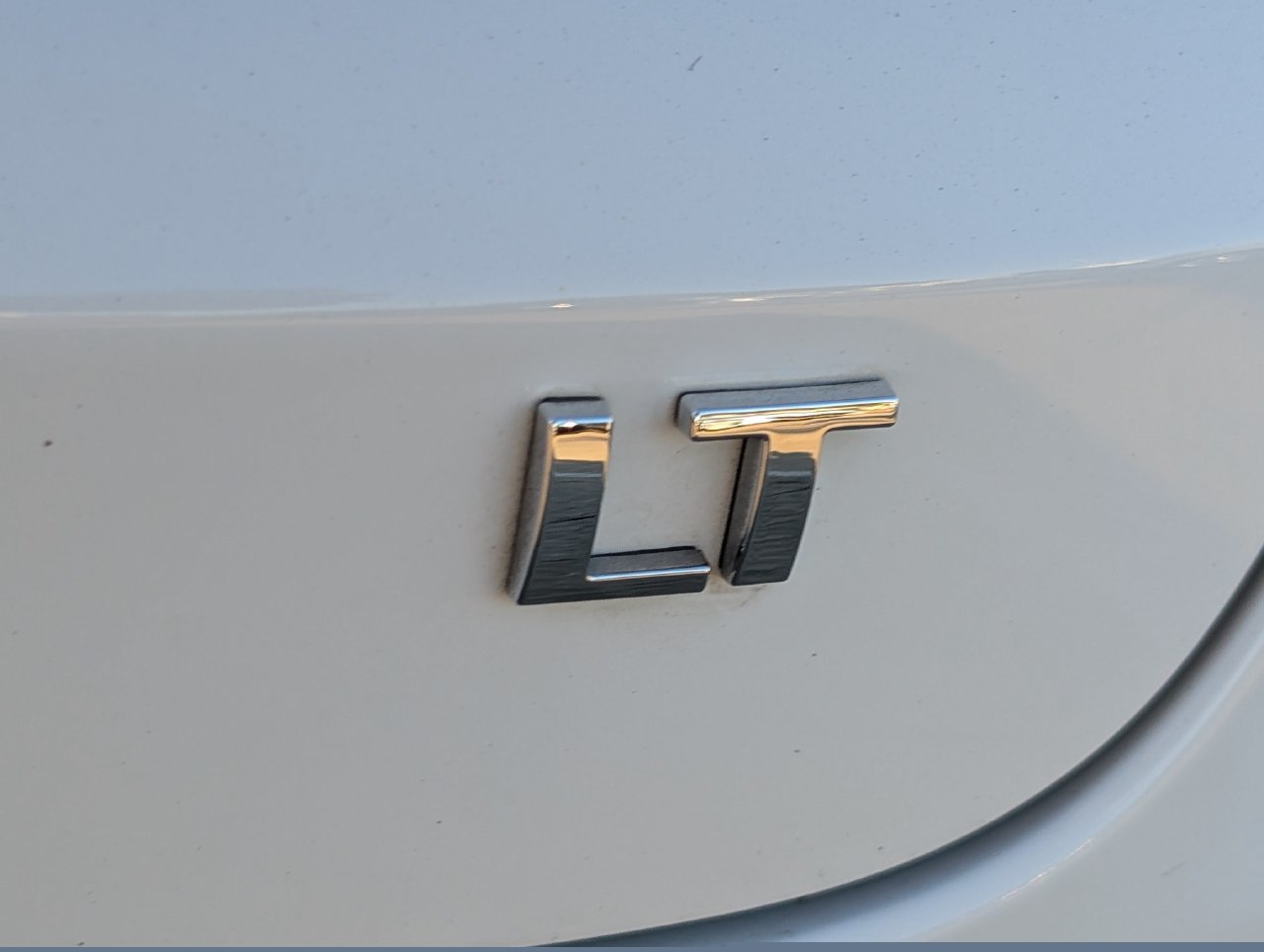 Used 2025 Chevrolet Trax LT w/ LT Convenience Package FWD image 8