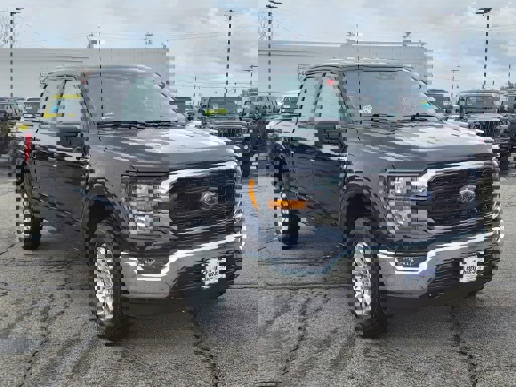 Used 2023 Ford F150 XLT image 3