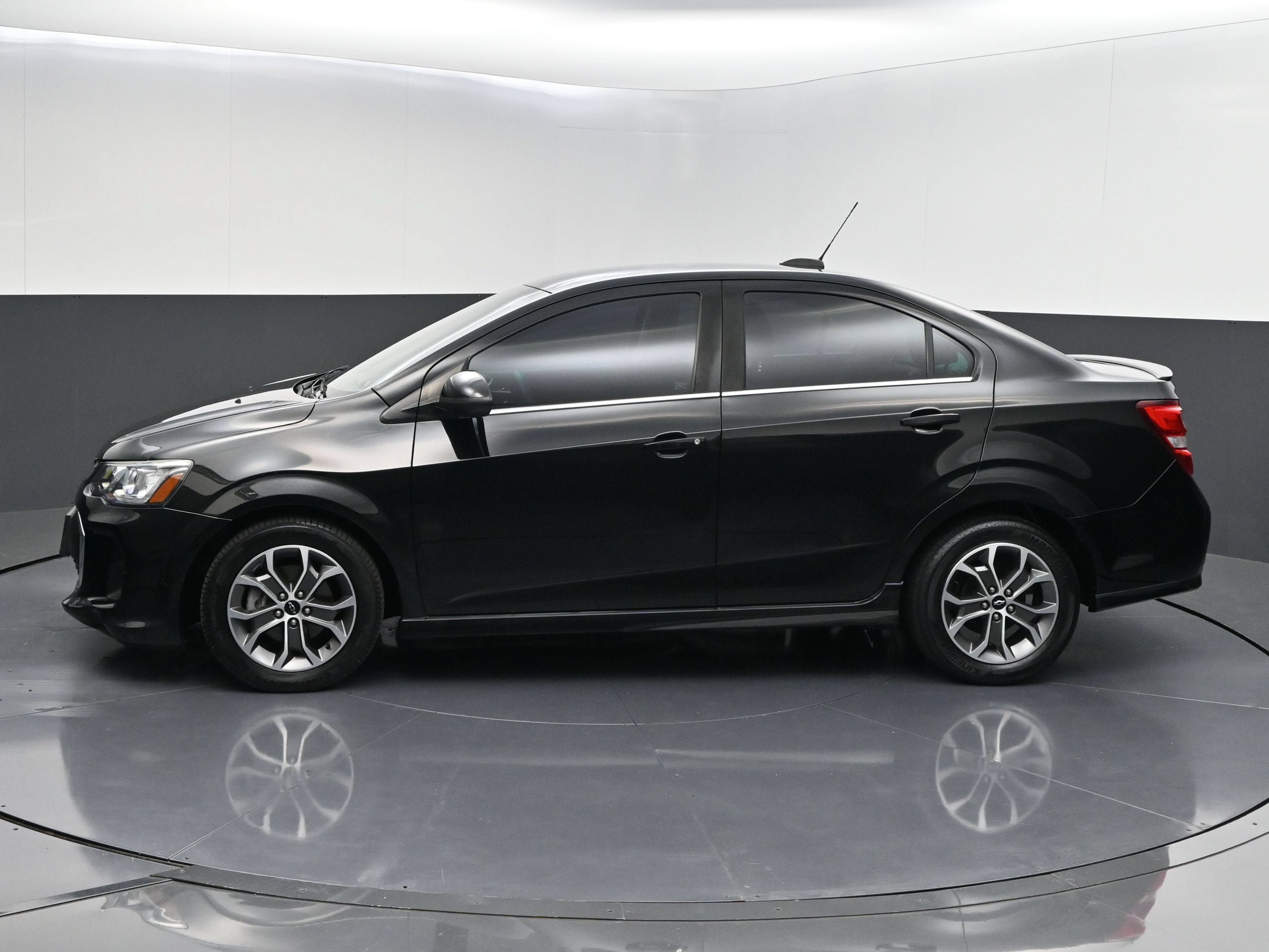 Used 2020 Chevrolet Sonic LT FWD image 5