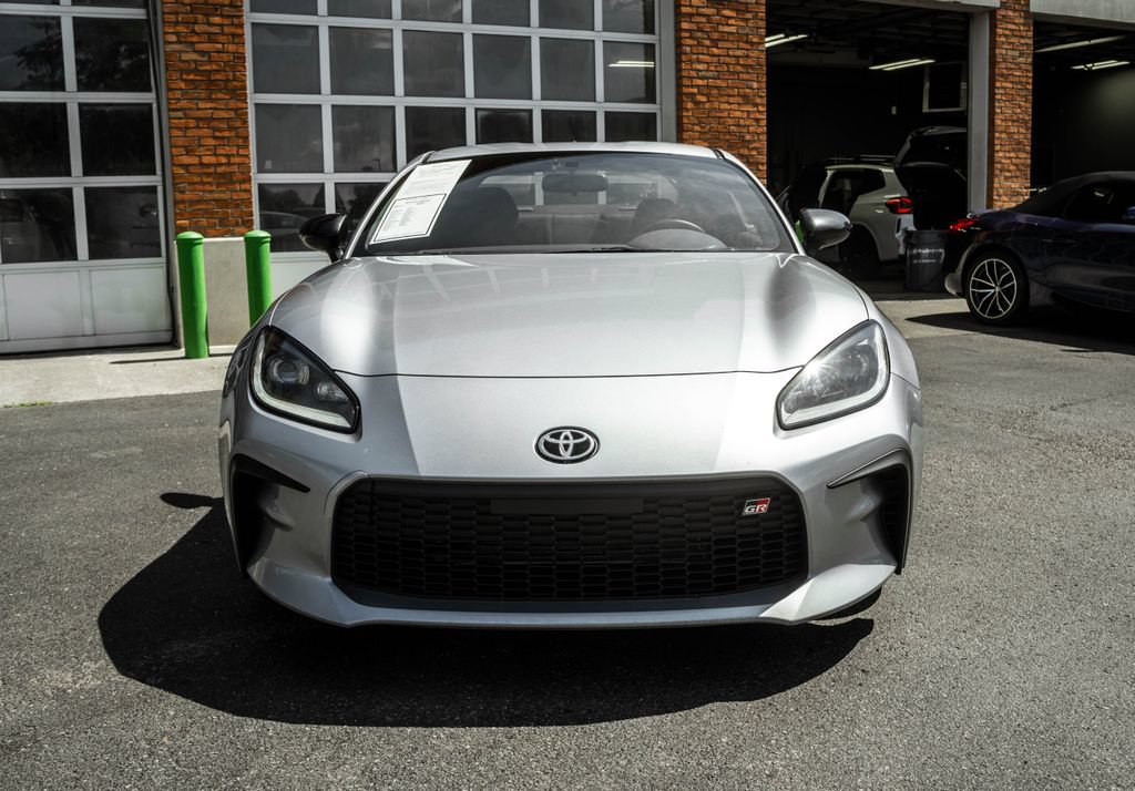 Used 2025 Toyota GR86 RWD image 29