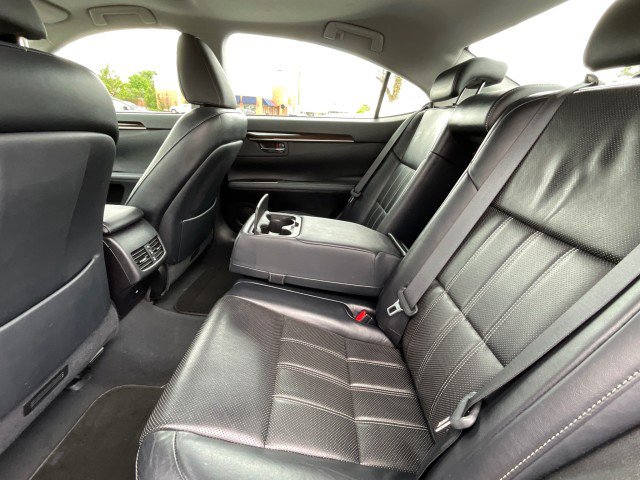 Used 2017 Lexus ES 350 w/ Luxury Package FWD image 35