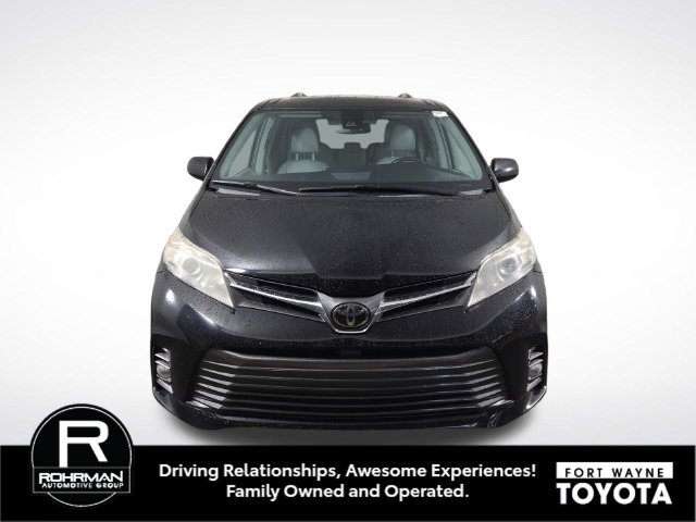 Used 2019 Toyota Sienna XLE Premium FWD image 3