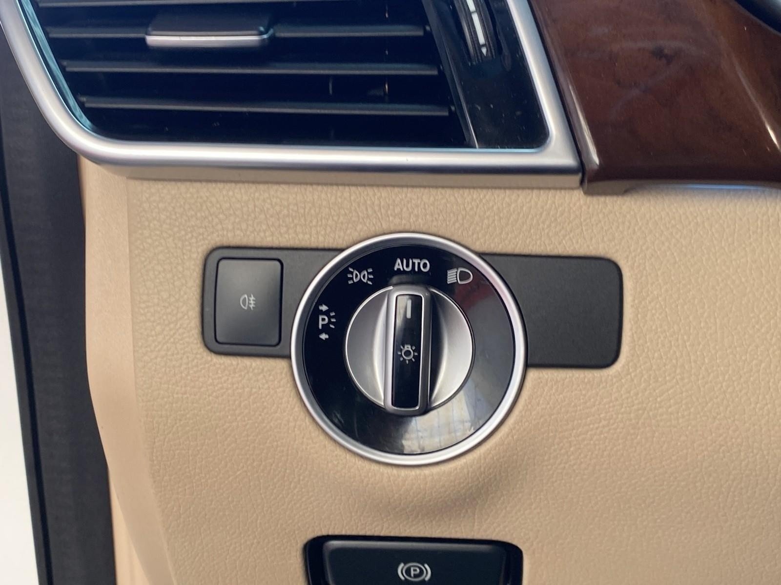 Used 2018 Mercedes-Benz GLS 450 4MATIC image 29