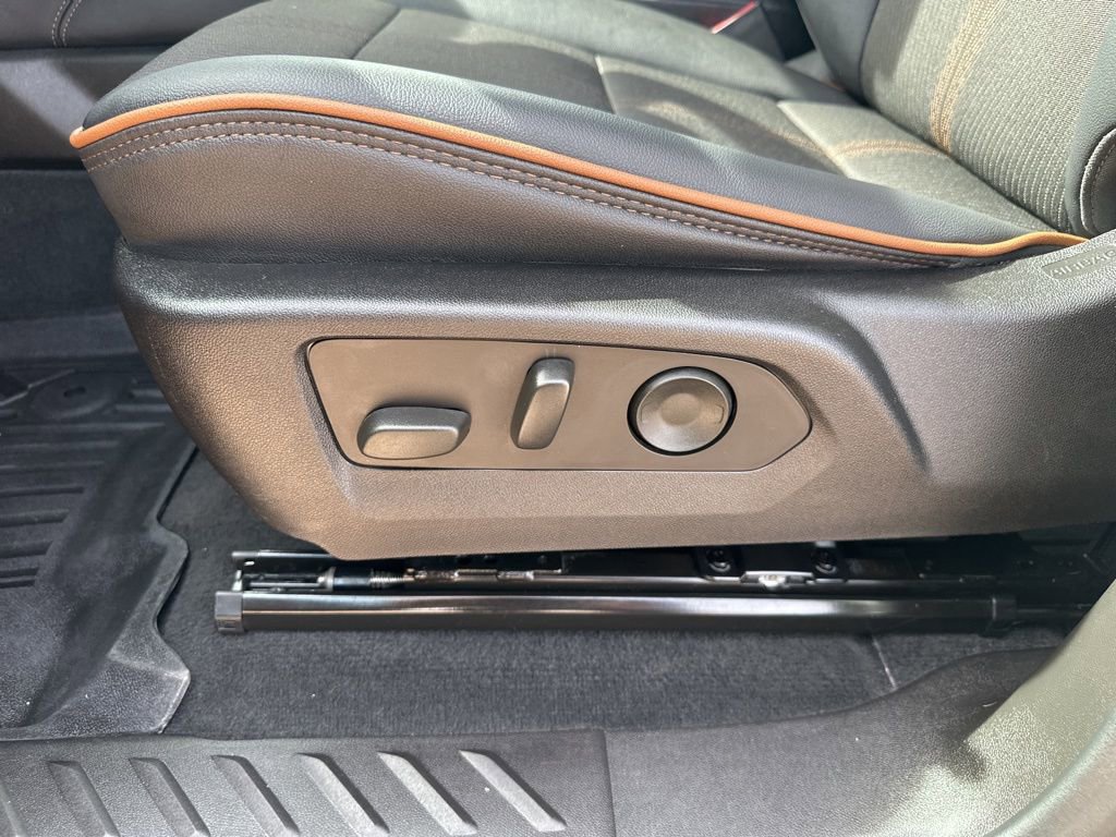 Used 2023 GMC Canyon AT4 w/ Technology Package image 16