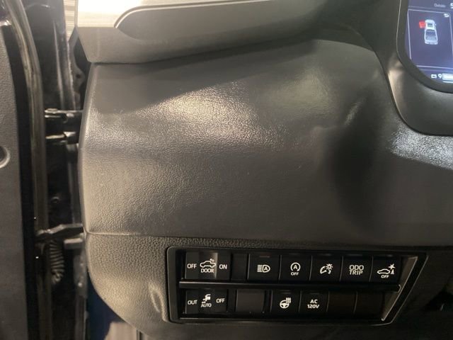 Used 2022 Toyota Tundra Platinum w/ Advanced Package image 13