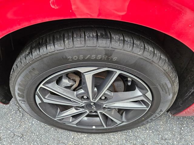 Used 2023 Kia Forte LXS image 7