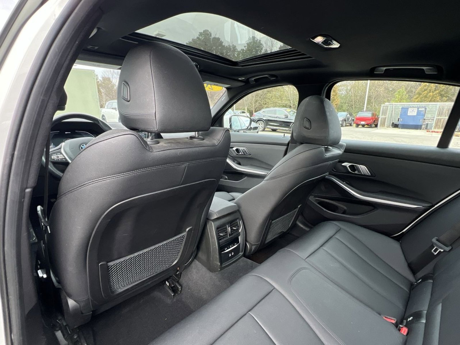 Used 2021 BMW 330e xDrive w/ Convenience Package image 27