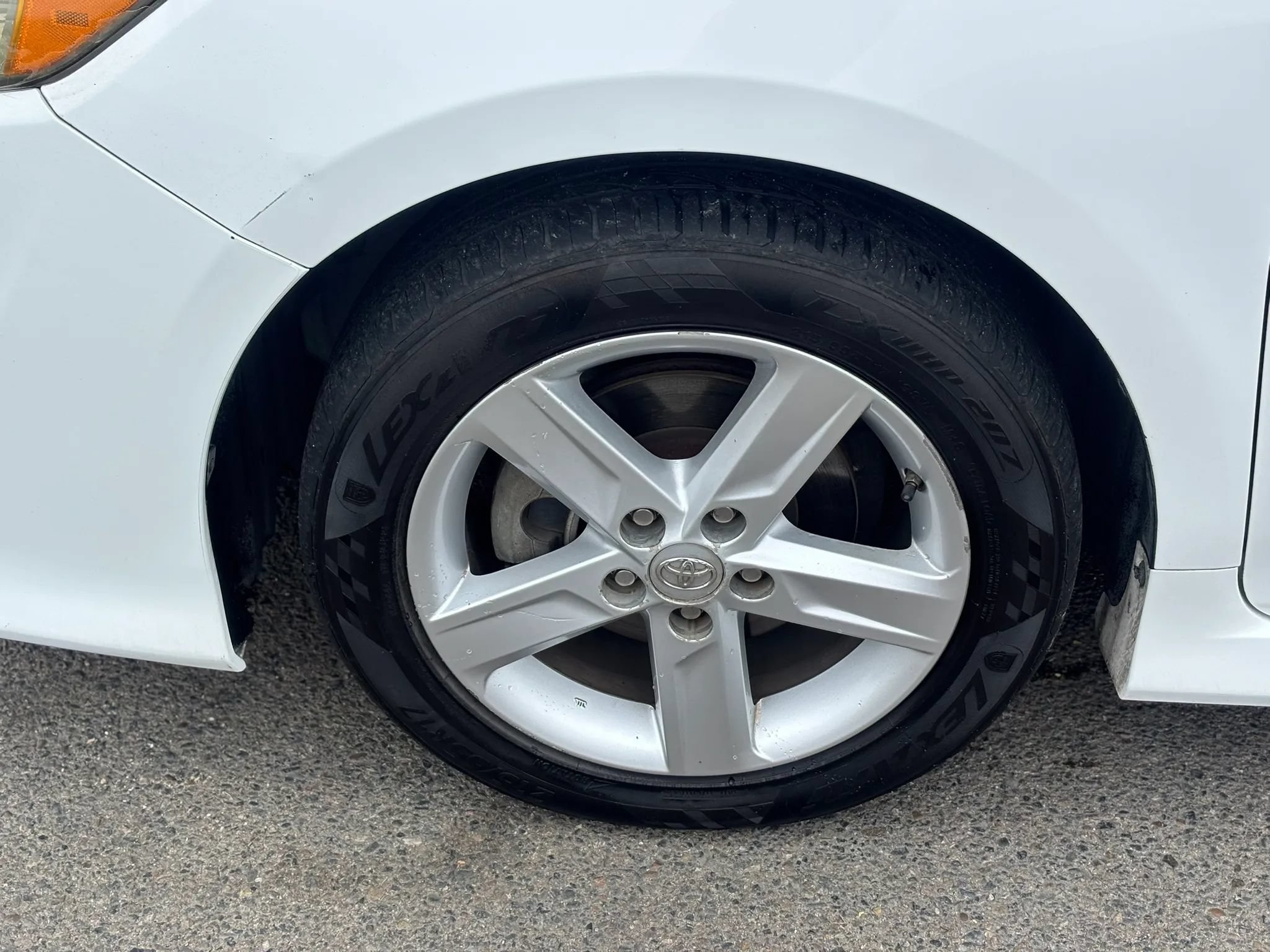 Used 2014 Toyota Camry SE w/ Fleet Convenience Package FWD image 9