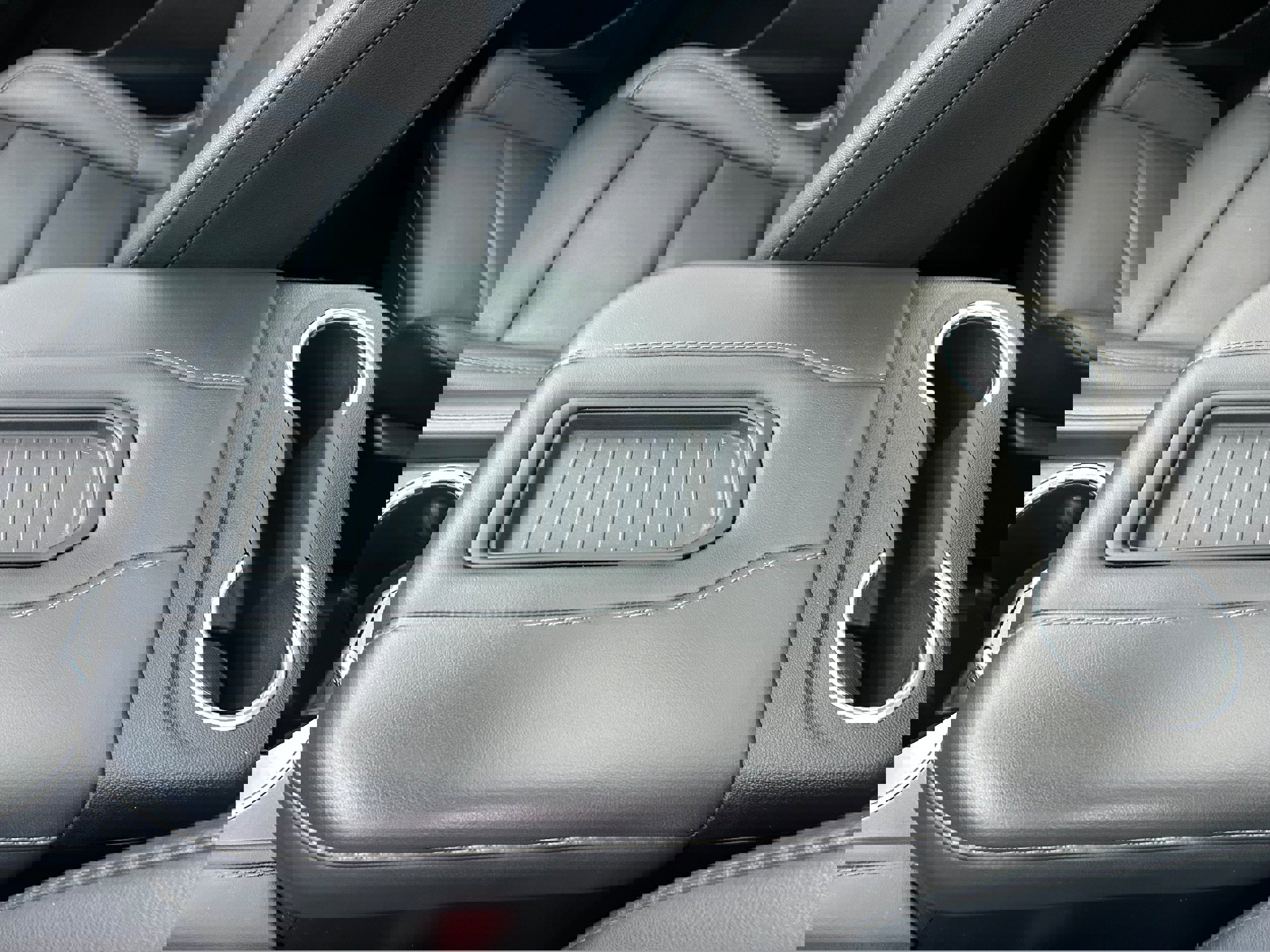 Used 2022 Chevrolet Tahoe Z71 w/ Luxury Package image 24