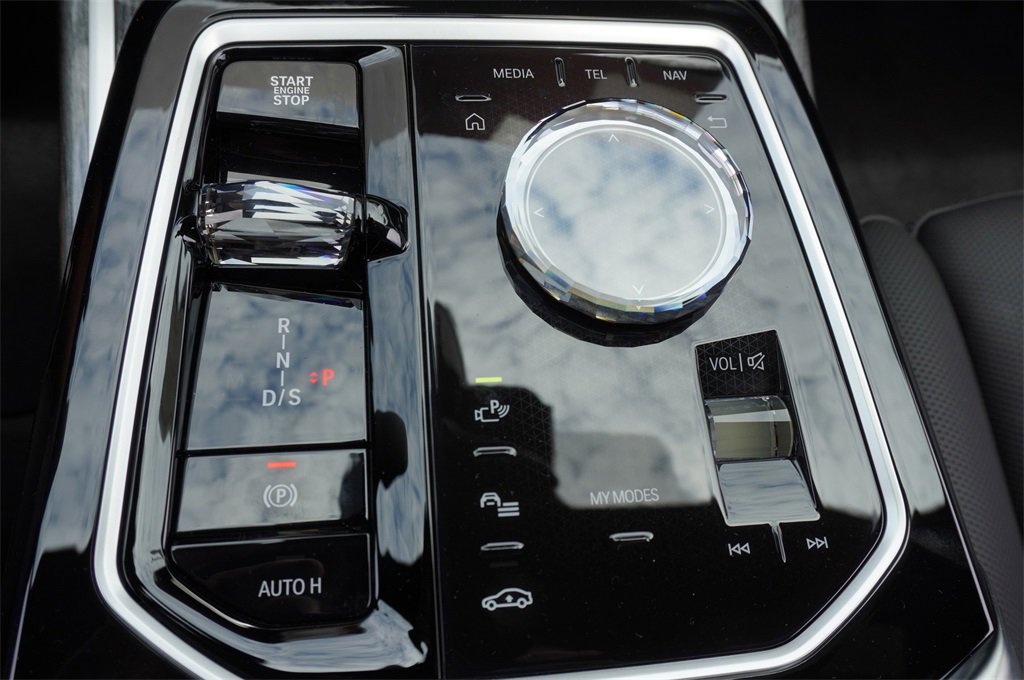 New 2025 BMW 740i w/ Executive Package image 11