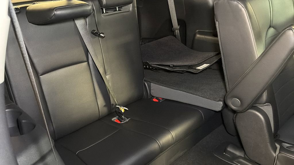 Used 2021 Toyota Highlander XLE image 34