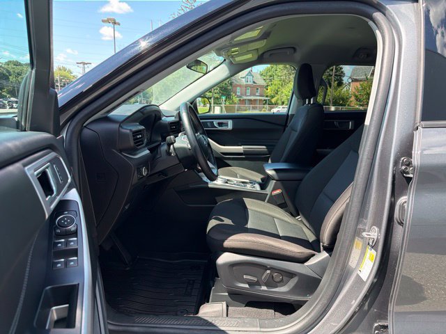 Used 2024 Ford Explorer XLT AWD/4WD image 13
