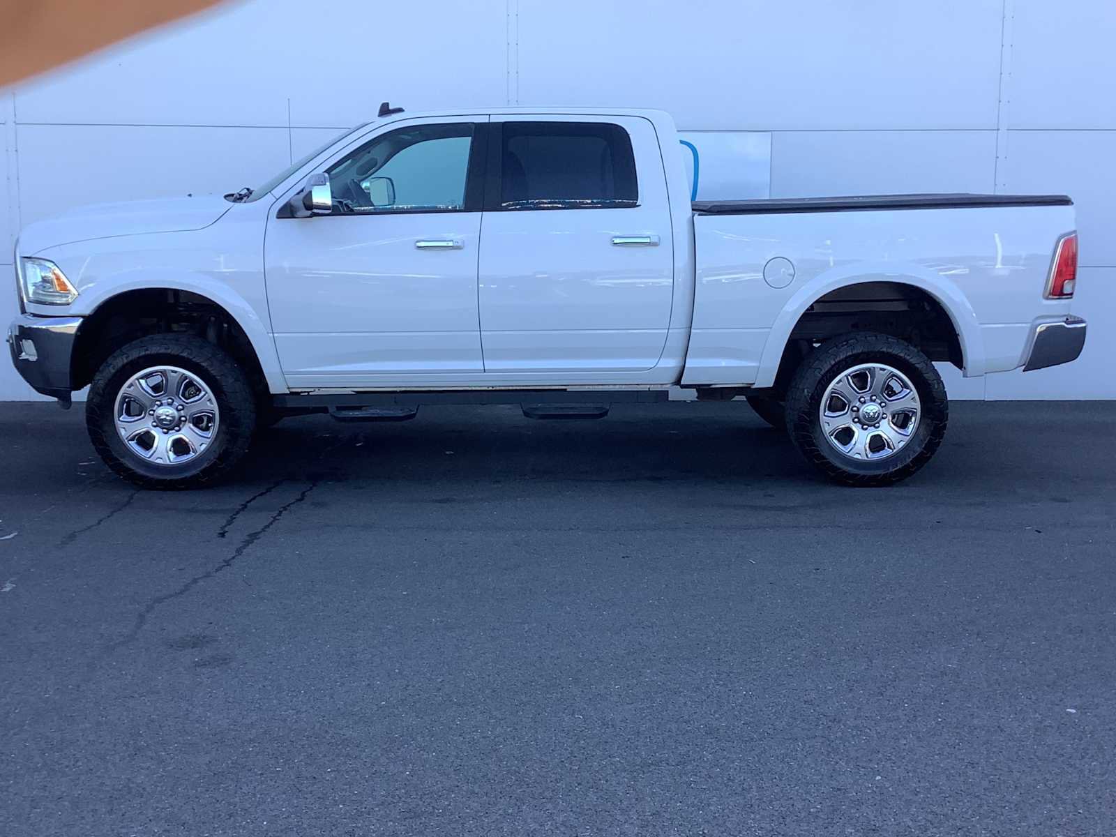 Used 2017 RAM 2500 Laramie w/ Convenience Group AWD/4WD image 2