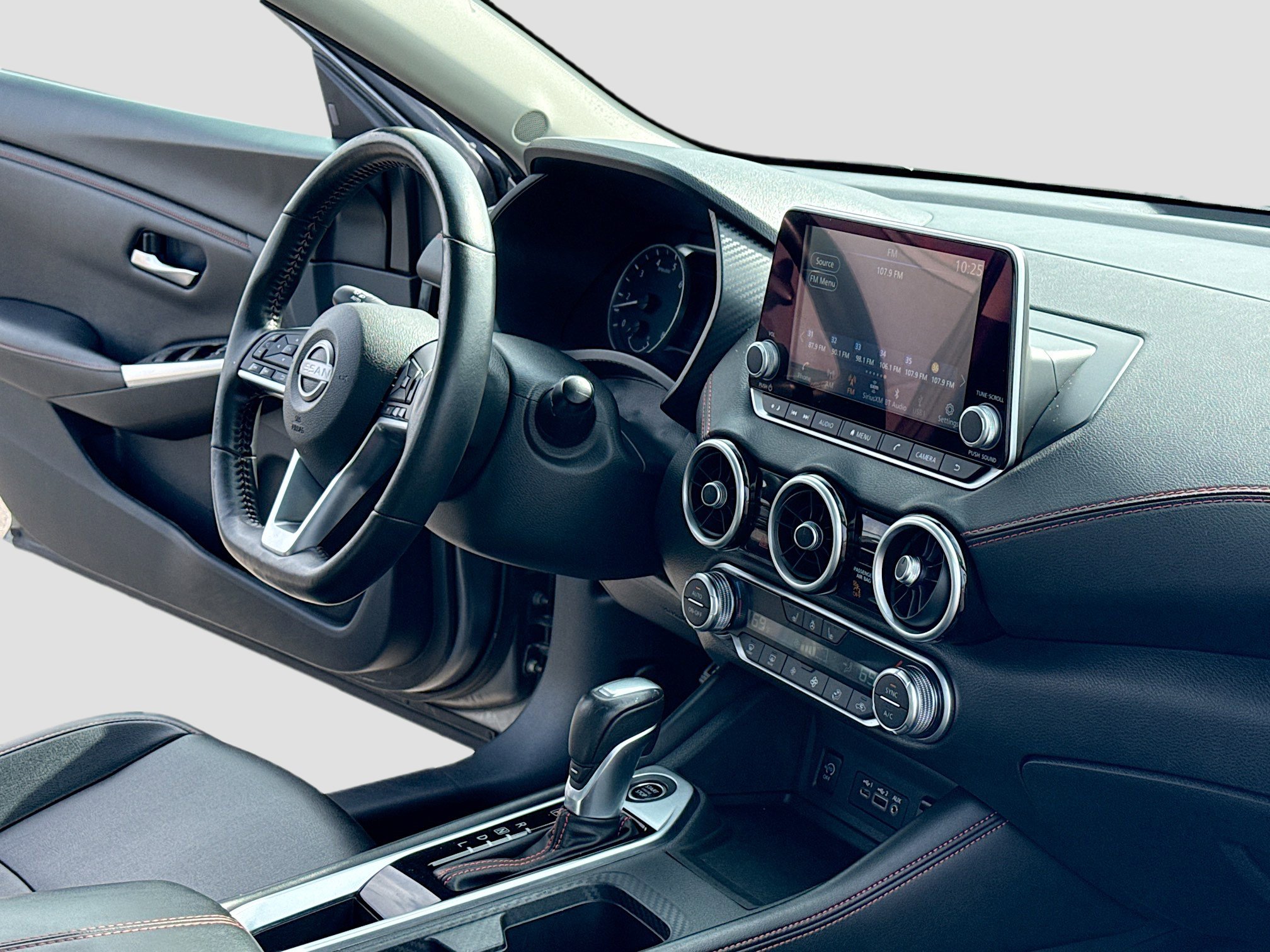 Used 2024 Nissan Sentra SR w/ SR Premium Package image 5