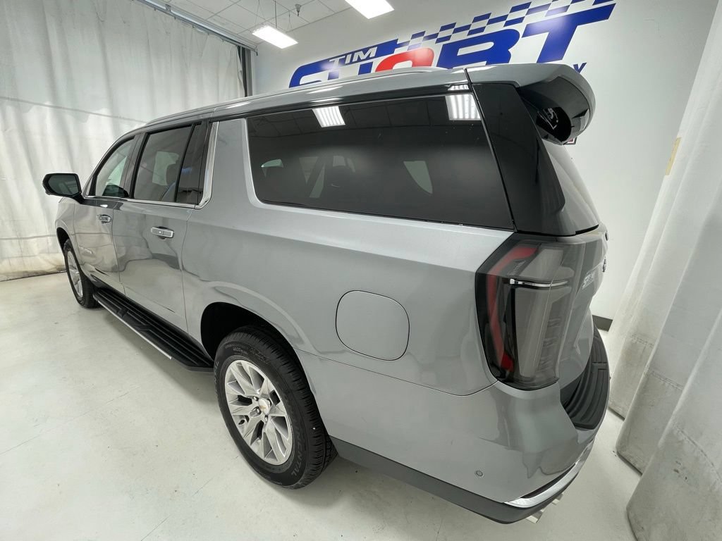 New 2026 Chevrolet Suburban Premier w/ Sun And Tow Package AWD/4WD image 10