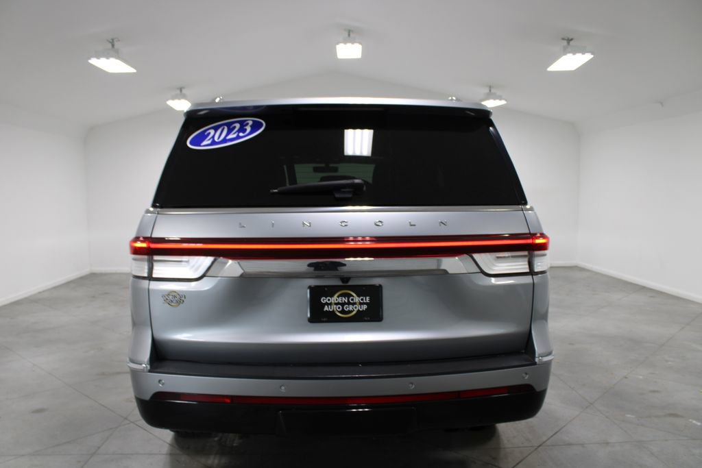 Used 2023 Lincoln Navigator Reserve AWD/4WD image 8