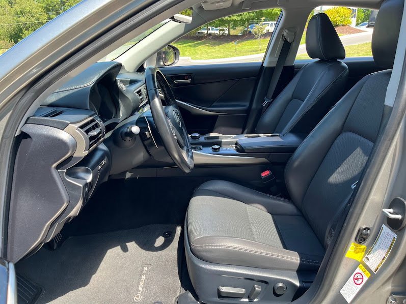 Used 2019 Lexus IS 300 image 8
