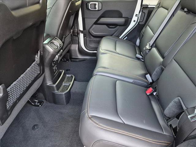 New 2026 Jeep Wrangler Unlimited Sahara AWD/4WD image 17