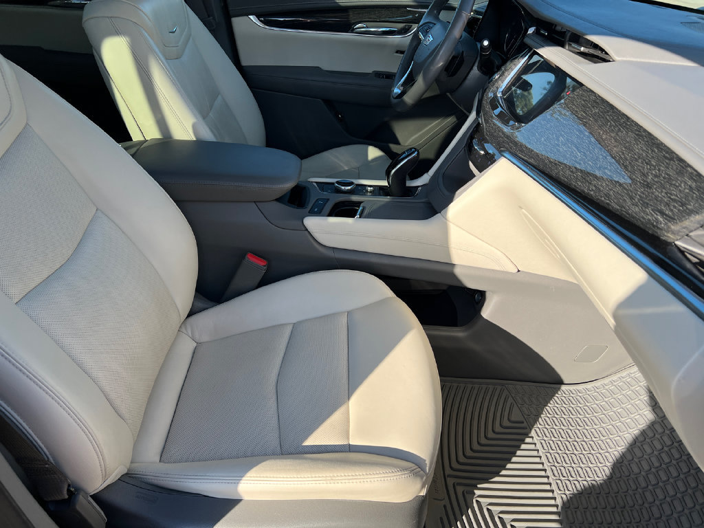 Used 2022 Cadillac XT6 Premium Luxury FWD image 7