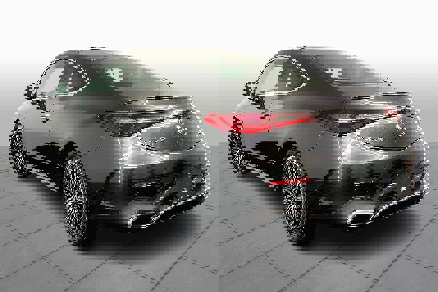 Used 2024 Mercedes-Benz CLE 450 4MATIC Coupe image 4