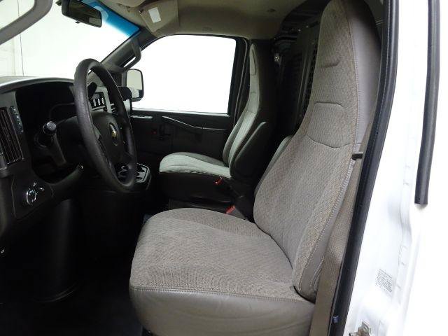 Used 2019 Chevrolet Express 3500 w/ Driver Convenience Package RWD image 22
