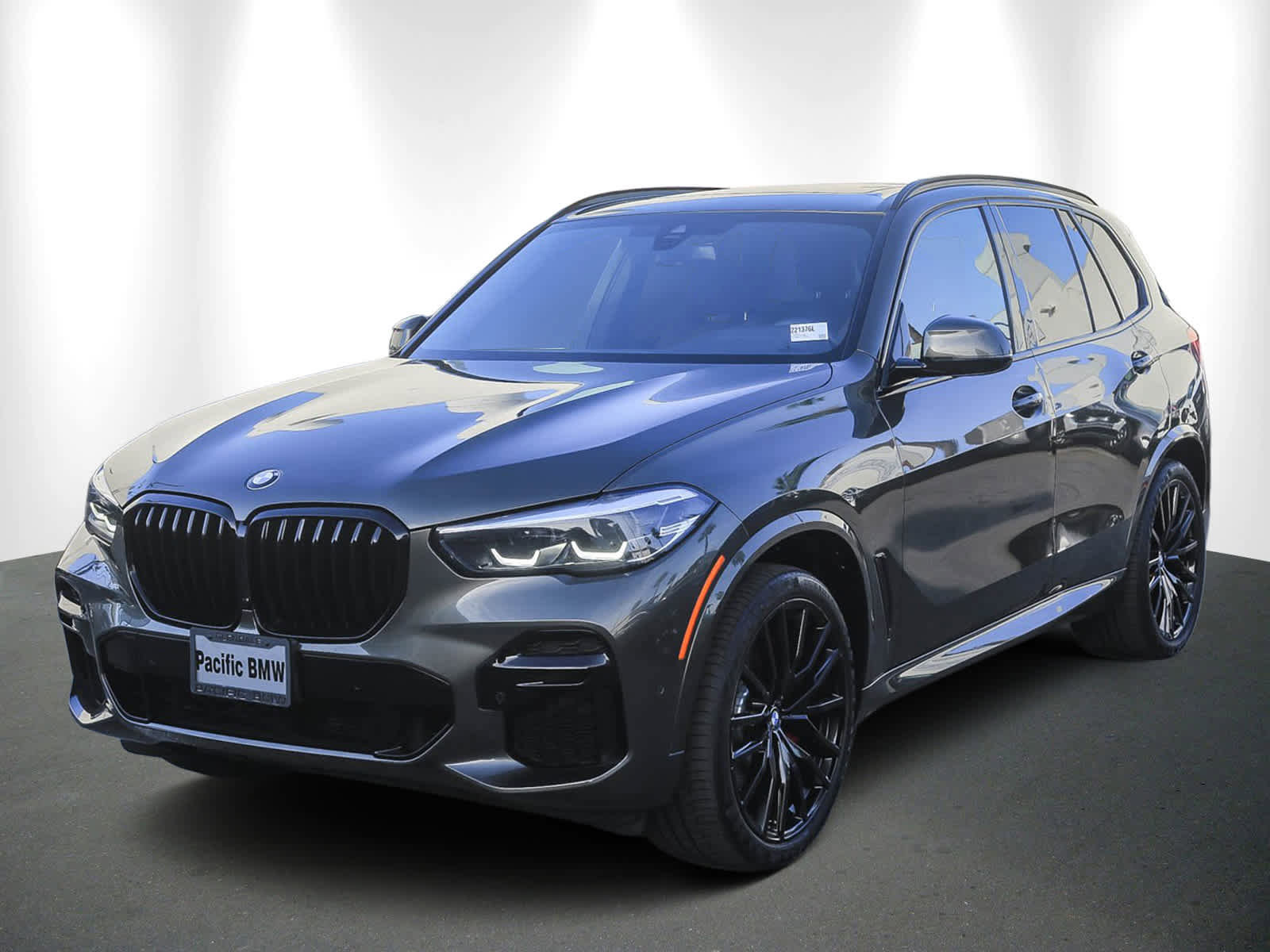 Certified 2022 BMW X5 sDrive40i w/ M Sport Package image 3