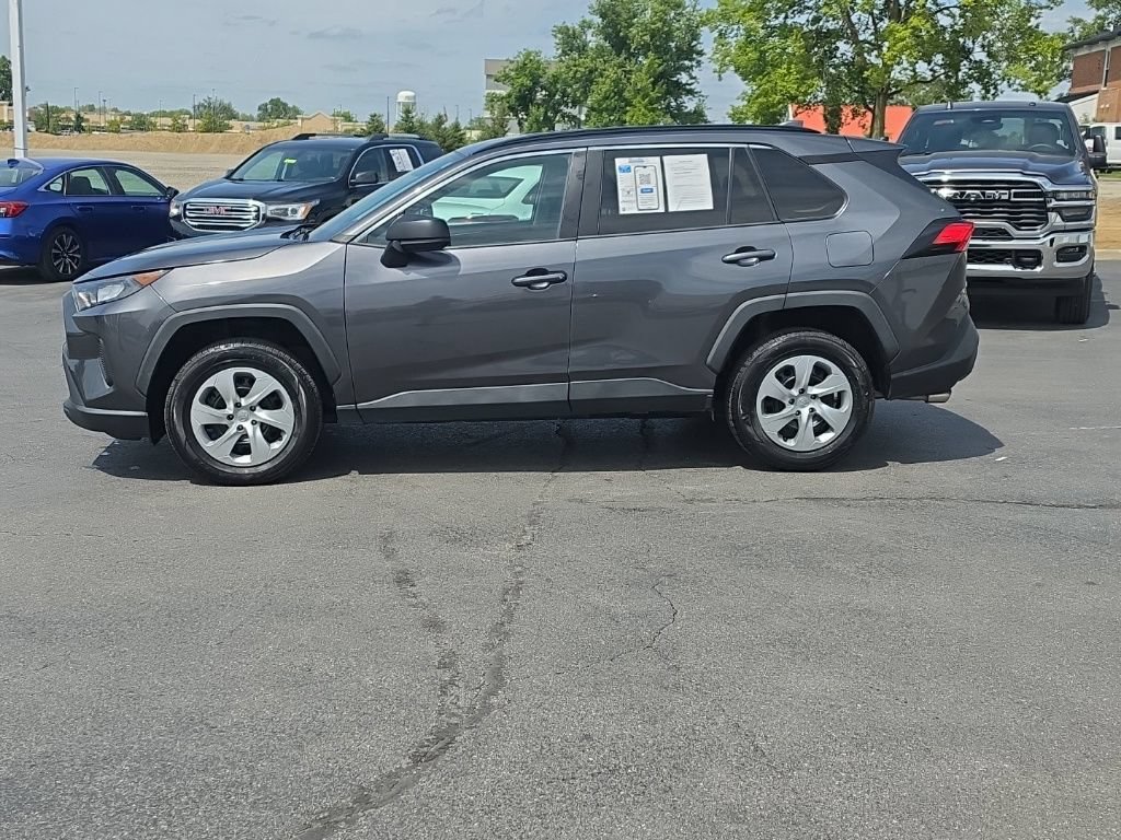 Used 2021 Toyota RAV4 LE FWD image 4