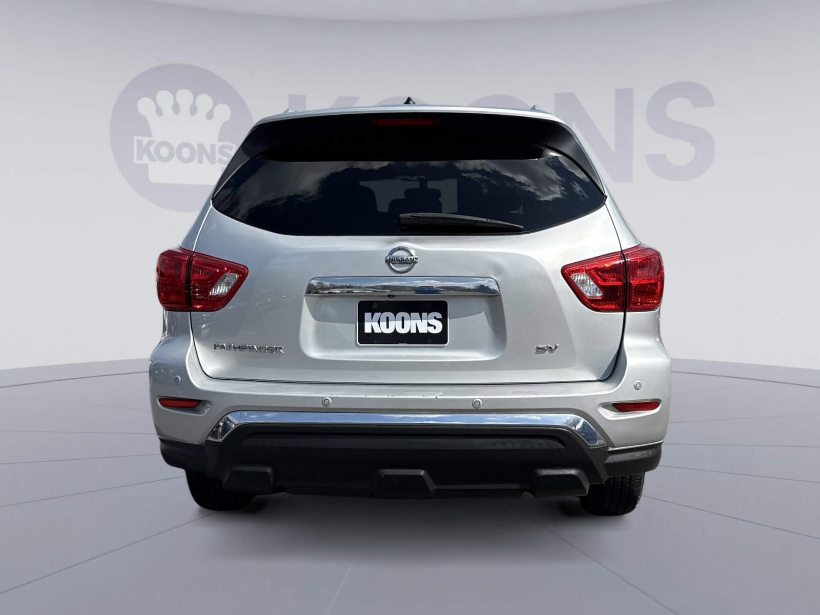 Used 2018 Nissan Pathfinder SV image 5