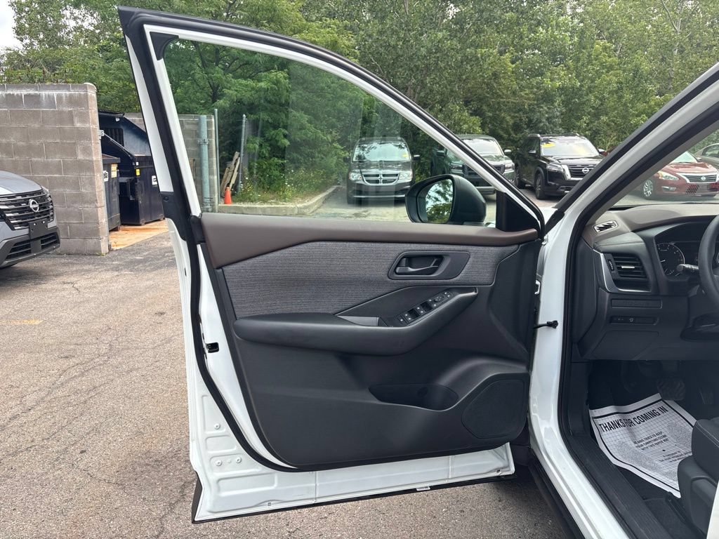 Certified 2023 Nissan Rogue S AWD/4WD image 16