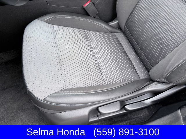 Used 2024 Chevrolet Trax LT w/ LT Convenience Package FWD image 10