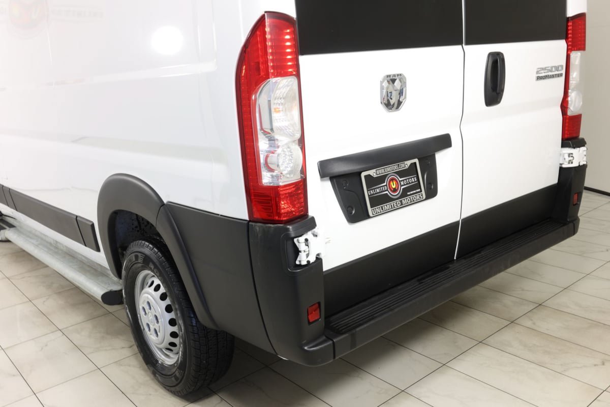 Used 2025 RAM ProMaster 2500 w/ U-Haul Equipment Group FWD image 31