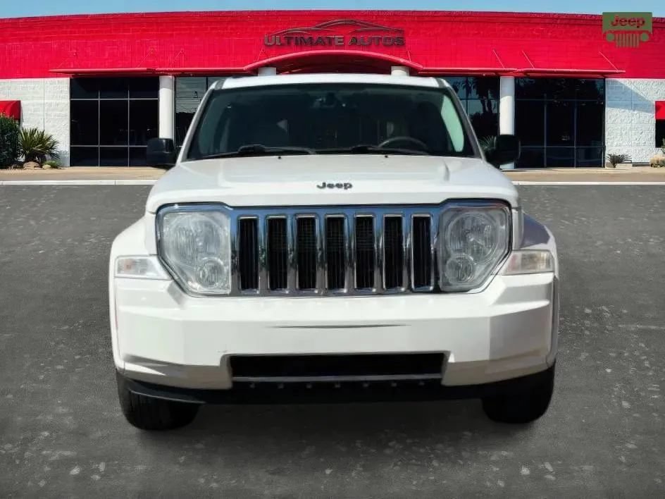 Used 2010 Jeep Liberty Limited w/ Tire & Wheel Group AWD/4WD image 6