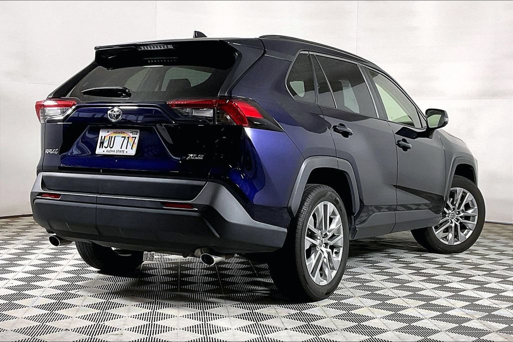 Used 2021 Toyota RAV4 XLE Premium FWD image 10